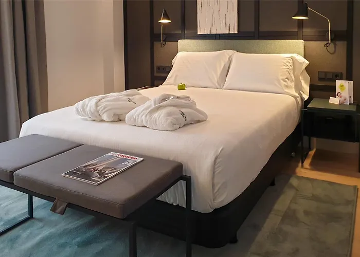 Sercotel Ayala, An Ascend Collection فندق